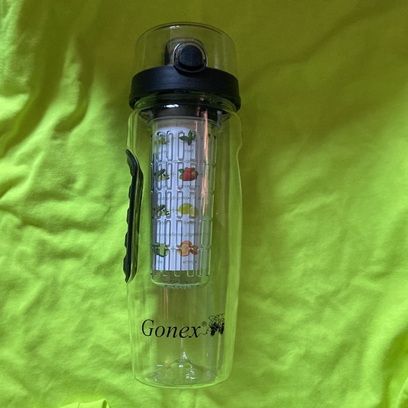 Fruit infuser water bottle - Picture 2 of 6